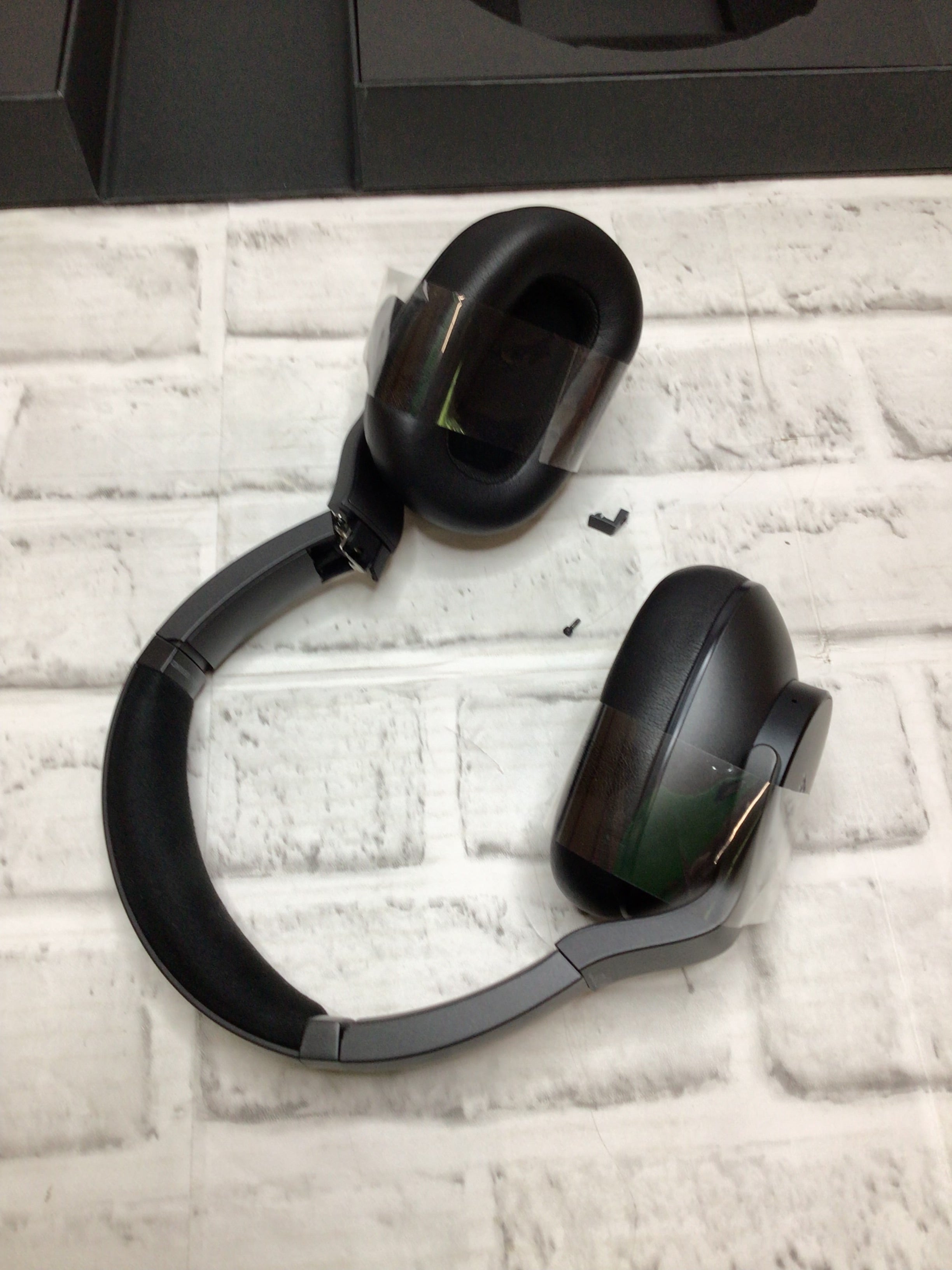 *PARTS ONLY / NOT WORKING* AKG N700NC M2 WIRELESS HEADPHONES - BLACK (8095220433134)